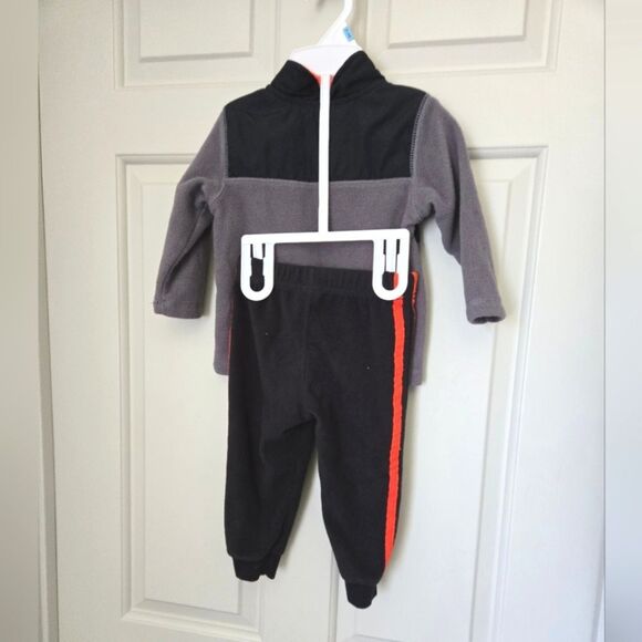 2/$15 Carters Fleece Set Size 12 M - Picture 4 of 4